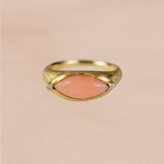 Alba Coral Ring in 18k with White Diamonds
