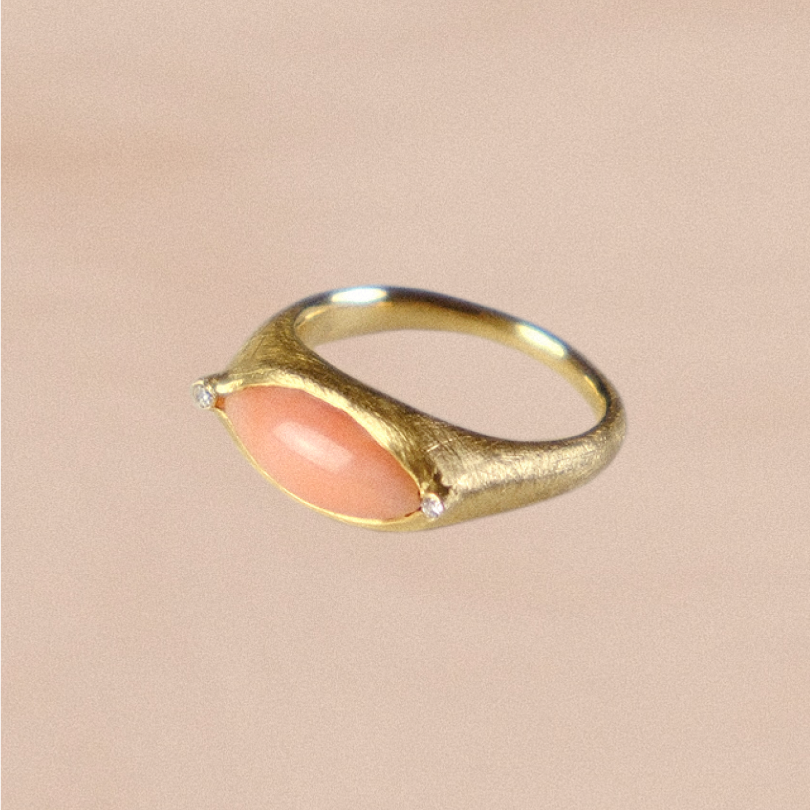 Alba Coral Ring in 18k with White Diamonds