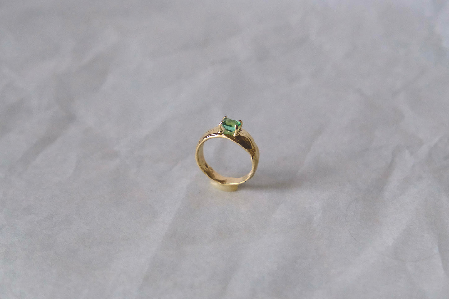 CALYPSO Ring in Yellow Gold with Emerald