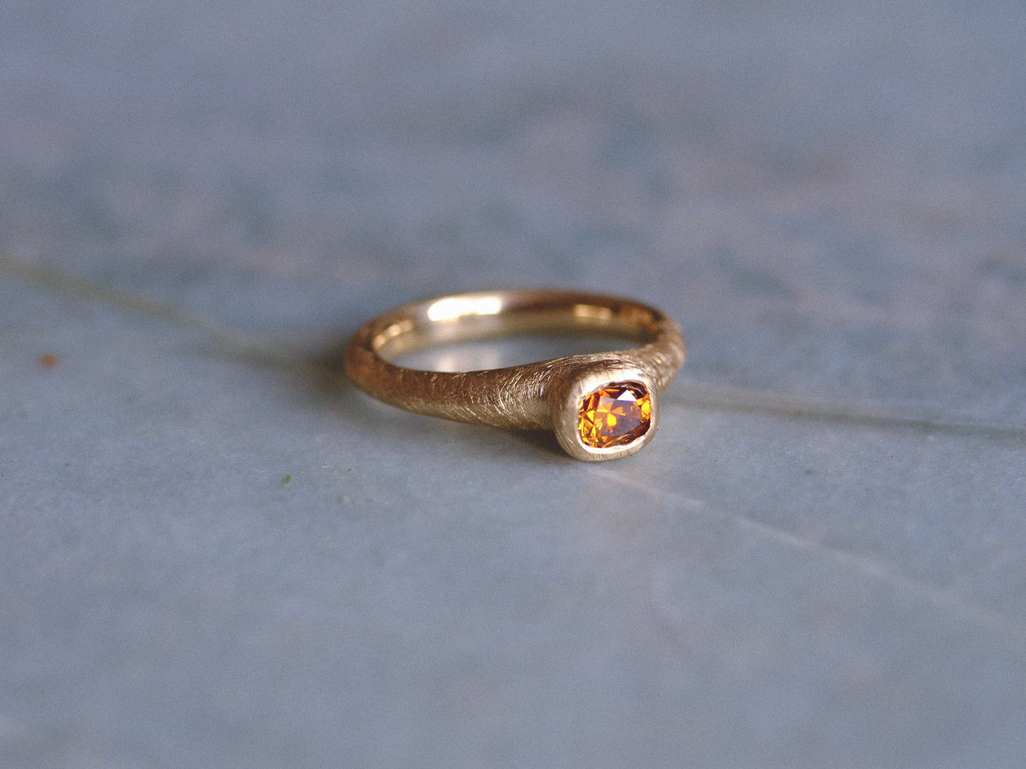 Cognac Diamond Ring in 18kt Yellow Gold