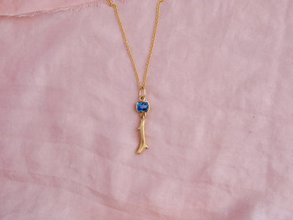 Coral Branch Pendant with Sapphire in 18kt Gold