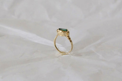 MUSE Ring with Emerald and Diamonds