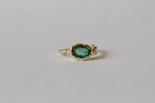 MUSE Ring with Emerald and Diamonds