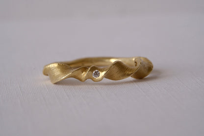 Twist Ring in 14ky Gold with White Diamond