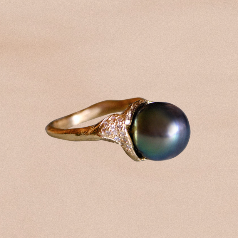 MUSE VI: Tahitian Pearl with Diamonds