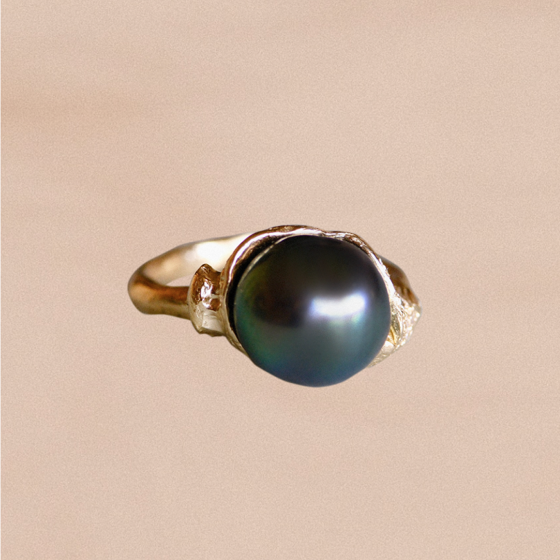 MUSE VI: Tahitian Pearl with Diamonds