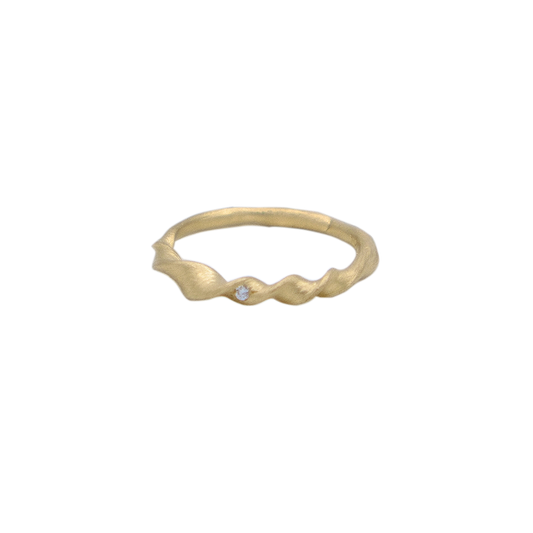 Twist Ring with White Diamond