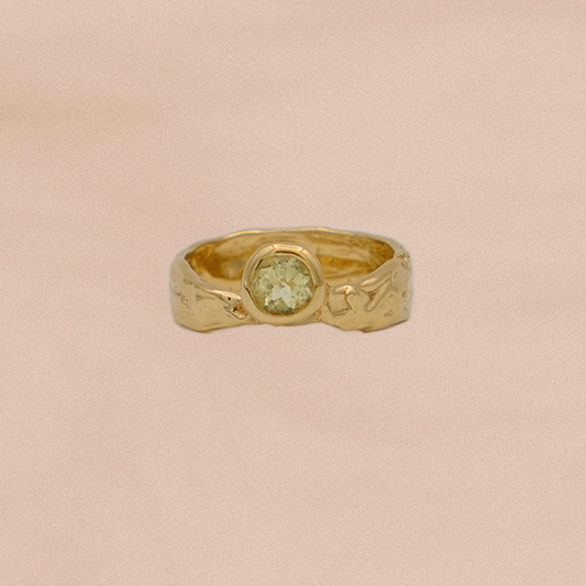 Aria Ring with Green Sapphire