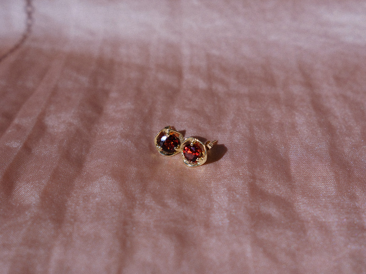 Delle Stud Earrings with Garnet