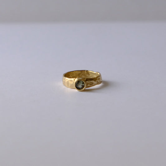 PRIMA Ring in Yellow Gold with Green Sapphire
