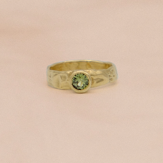 Prima Ring with Green Sapphire